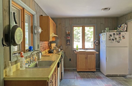 Huletts Landing House | The Goldey House with Private Lake Front Patio