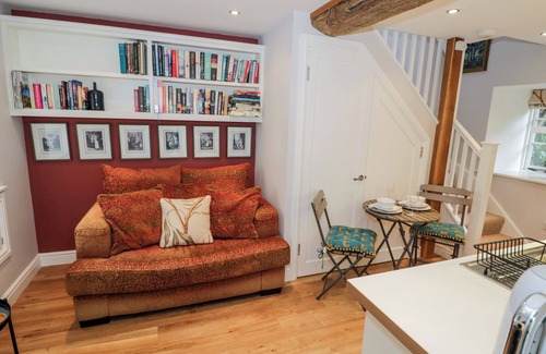 Witney Cottage | THE GRAIN STORE, romantic, character holiday cottage in Witney