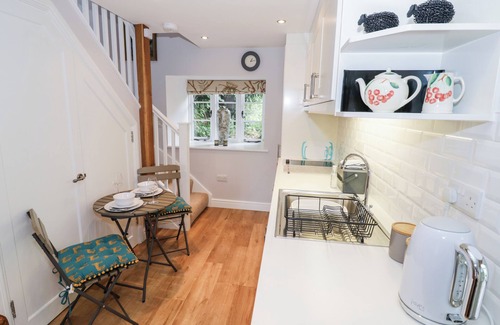 Witney Cottage | THE GRAIN STORE, romantic, character holiday cottage in Witney