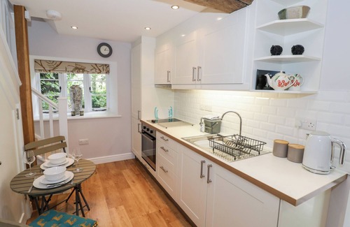 Witney Cottage | THE GRAIN STORE, romantic, character holiday cottage in Witney