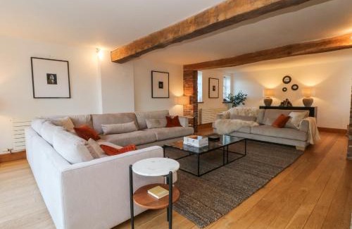 Knutsford House | The Granary