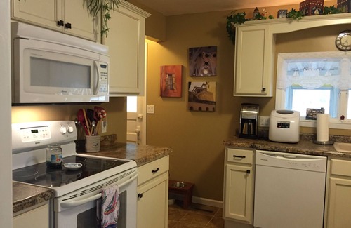 Clear Lake House | The Great Escape Sleeps 10 Comfortably (6 beds) & Awesome Lake Views!