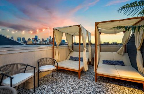 South Central Houston House | The Green Haus: Luxxe Cabana Rooftop Retreat