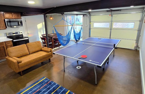 Trenton House | The Green House! Sleeps 12