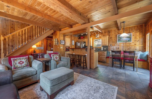 Carnelian Bay Cabin | The Greenleaf Lodge - Old Tahoe Charm with modern upgrades, walk to the lake!