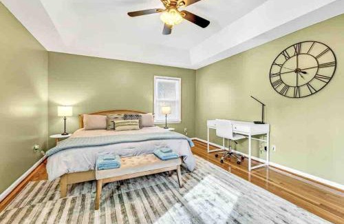 Pleasant Garden Apartment | The Greensboro Getaway, Hot Tub and Solitude