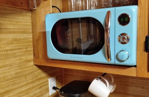 Big Island House | The Groovy Getaway close to James River | Trails