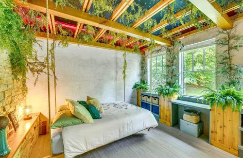 Spring City Apartment | The Grotto - Unique Interactive Cave Experience
