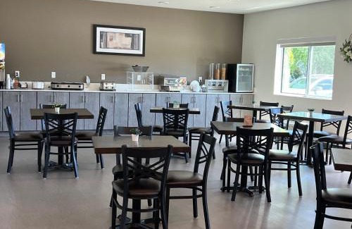 Eagle Grove Hotel | The Grove Inn And Suites