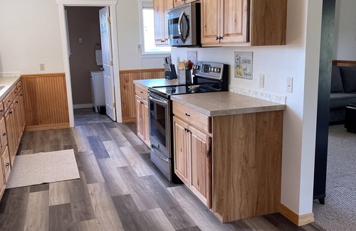 Corvallis House | The Guesthouse - on 3.5 acres in Corvallis, MT