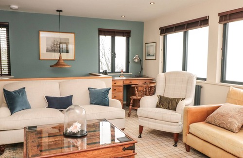Stoke Fleming House | THE GULLS, pet friendly, luxury holiday cottage in Stoke Fleming