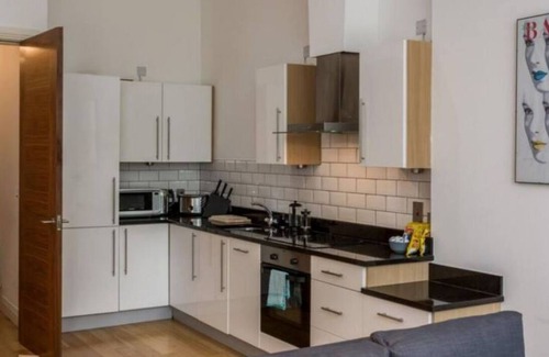 Cathedral Quarter Apartment | The Half Bap - Modern 1 Bed Apt in Belfast's Historic Cathedral Quarter