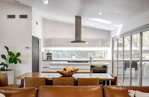 Murrays Beach House | The Harmony Retreat - Luxurious Murrays Beach Retreat