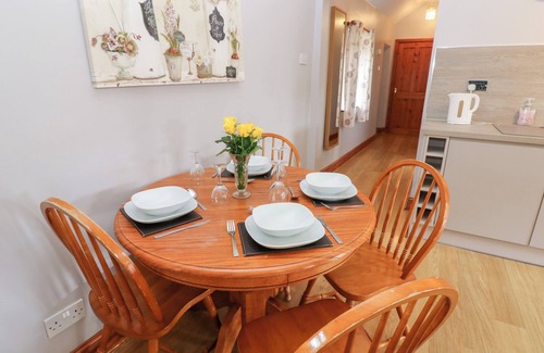 Alston Cottage | THE HAYLOFT, pet friendly, with hot tub in Alston