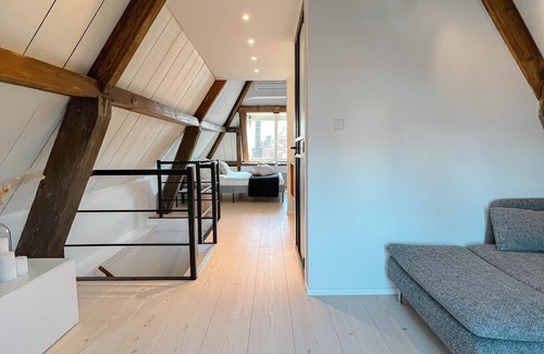 Dordrecht Apartment | The heritage harbour loft