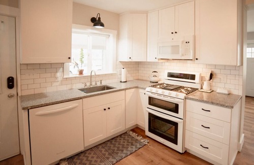 Klamath Falls Other | The Heritage House On 40 Acre Farm