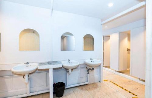 Talat Yot Apartment | The Hidden Khaosan - เดอะฮิดเด้นถนนข้าวสาร รามบุตรี