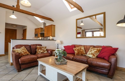 Catcott House | THE HIDE, romantic, character holiday cottage in Edington