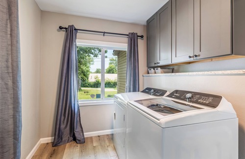 Farmington House | "The Hideaway 1" Charming 2-bedroom house with WiFi, AC in fabulous Farmington