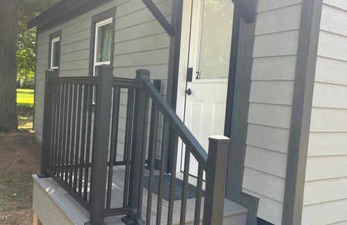 Farmington House | "The Hideaway 2" Charming 2-bedroom house in delightful Farmington with WiFi, AC