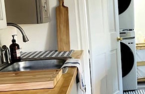 Kingston House | "The hideout" . A cozy Catskills cottage