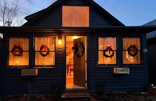 Kingston House | "The hideout" . A cozy Catskills cottage