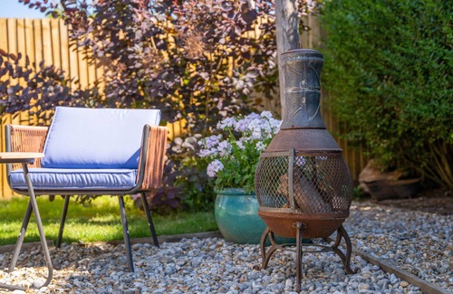 Battle House | The Hideout - One Bedroom House, Sleeps 2
