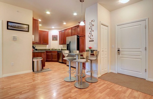 Alyeska Condo | THE HIGHTOWER SUITE- A Luxury top floor Condo in the Center of Girdwood/Alyeska!