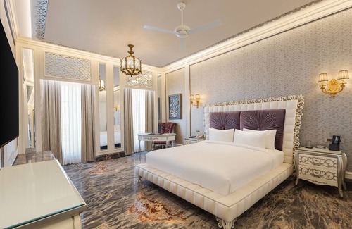 Ahmedabad Hotel | The Hillock Ahmedabad