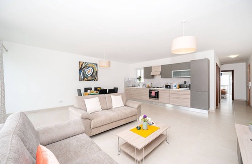 Marsalforn Apartment | The Hillock Penthouse South B14