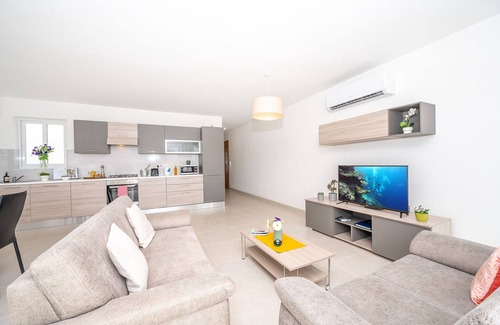 Marsalforn Apartment | The Hillock Penthouse South B14