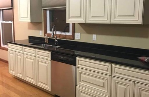 Boardman House | The Hitchcock House is an absolutely gorgeous 3 bedroom 2 story home!