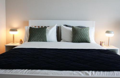 Kilcarbery House | The Hive - Luxury Ensuite Room - Full Privacy as only room on the top floor!