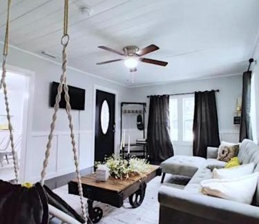 Thomasville House | The Honeycomb Haven l 1 Mile to Downtown Thomasville