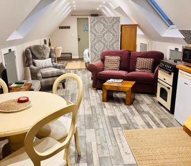 Castle Bytham Apartment | The Honeysuckle Coop