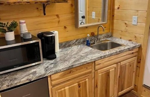 Winston - Salem Cabin | The Hot Tub Hideaway