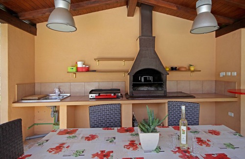 Pula House | The house is situated in a quiet location a 10 minute drive from apartment