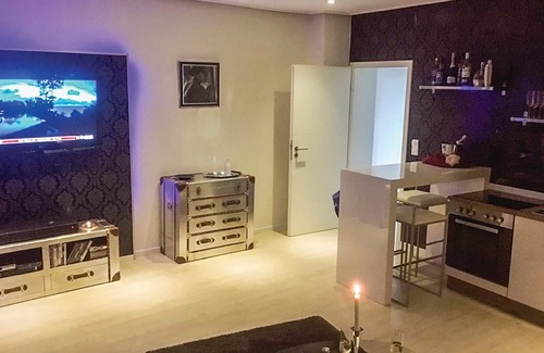 Marsberg Apartment | The house was built at the time on the foundation walls of the former Eresburg.