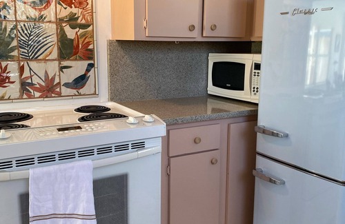 Vilano Beach House | The Hula Hut in Vilano Beach - Pool Home one block to the beach