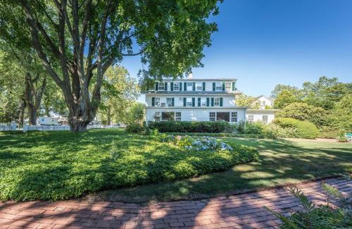 Egypt Lane Historic District Bed & Breakfast | The Huntting Inn