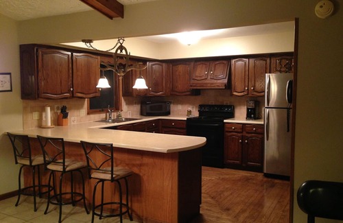 Le Roy House | The Hydeaway at Sunrise Lake - large lakefront family vacation home, sleeps 13