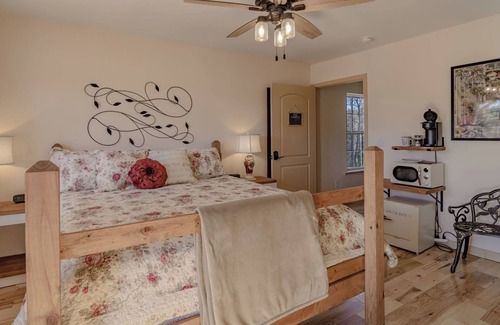 Whitley City Bed & Breakfast | The Inn at Beulah Farm - The Garden