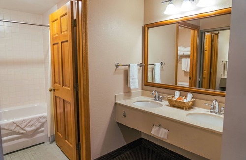 Ellicottville Hotel | The Inn At Holiday Valley