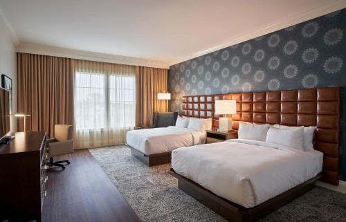 Prairie Village Hotel | The Inn at Meadowbrook
