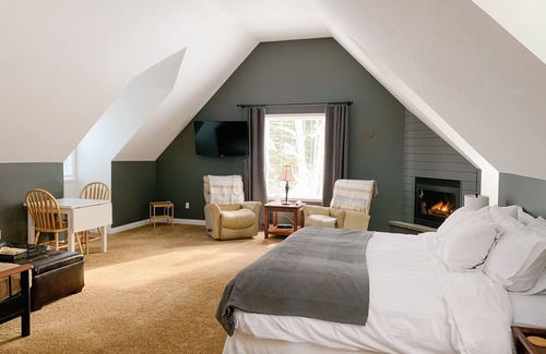 Salmon Arm Bed & Breakfast | The Inn at the Ninth Hole B&B