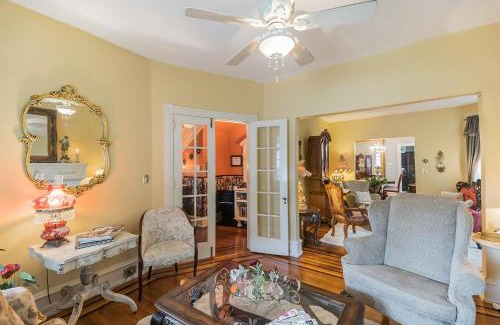Pitman Bed & Breakfast | The Inn on Holly B&B