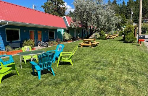 Woods Bay Hotel | The Islander Inn