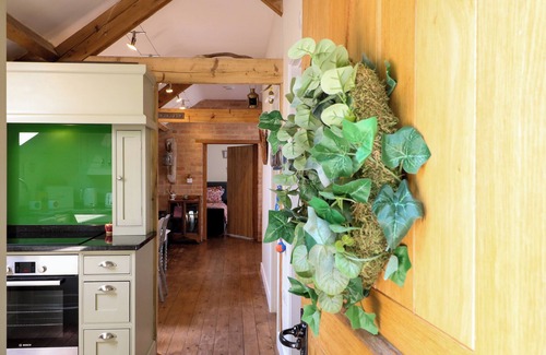 Hulland Ward Cottage | THE IVY BARN, pet friendly, character holiday cottage in Kirk Ireton