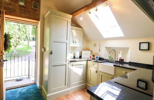 Hulland Ward Cottage | THE IVY BARN, pet friendly, character holiday cottage in Kirk Ireton