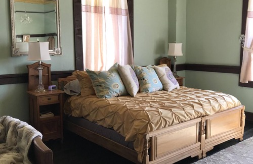 Comanche Bed & Breakfast | The Jean-Marie Suites